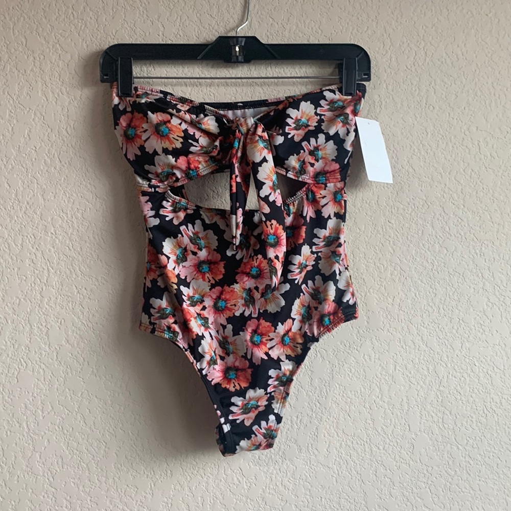 Basta Surf Women’s Strapless One Piece Swimsuit NWT size S